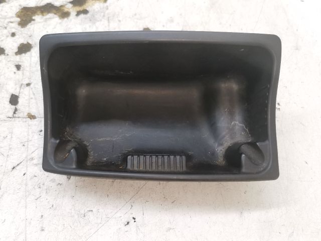 bontott VW POLO CLASSIC Első Hamutartó