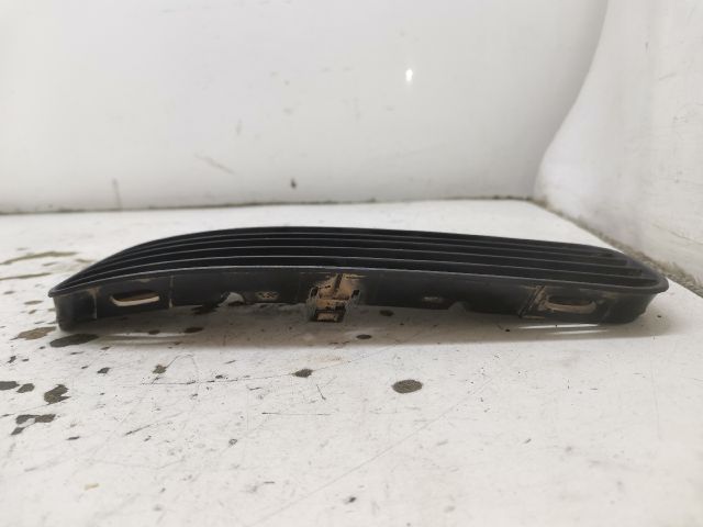 bontott VW POLO CLASSIC Első Lökhárító Bal Díszrács