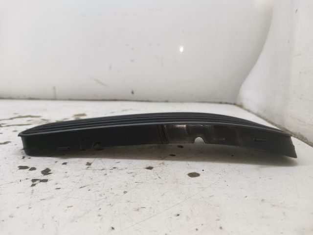 bontott VW POLO CLASSIC Első Lökhárító Bal Díszrács