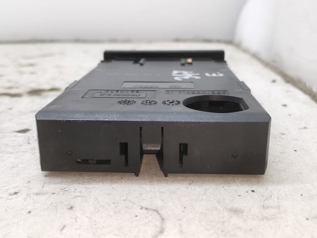 bontott VW POLO CLASSIC Első Tároló Rekesz