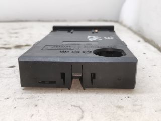 bontott VW POLO CLASSIC Első Tároló Rekesz