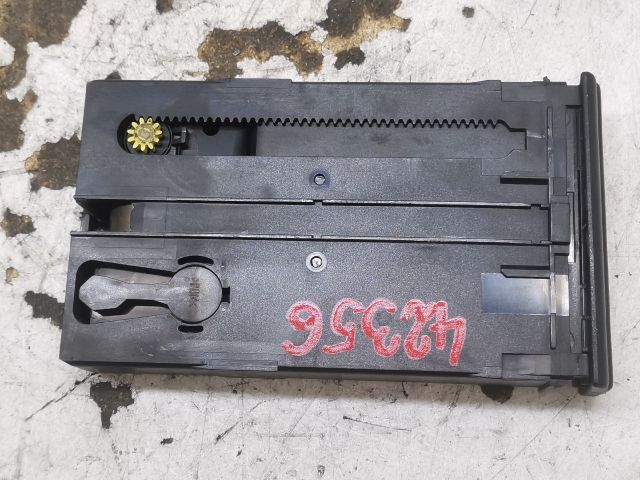 bontott VW POLO CLASSIC Első Tároló Rekesz