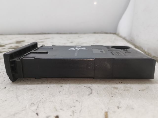 bontott VW POLO CLASSIC Első Tároló Rekesz