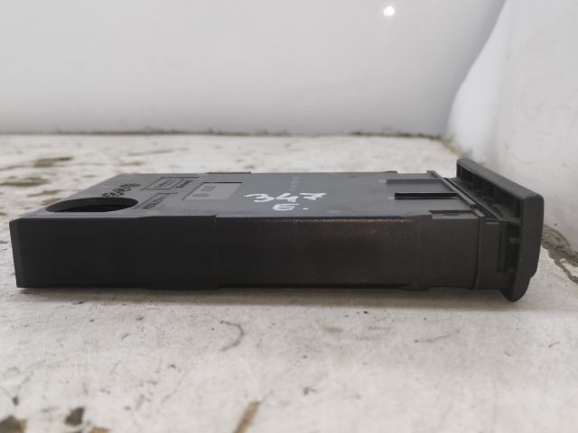 bontott VW POLO CLASSIC Első Tároló Rekesz