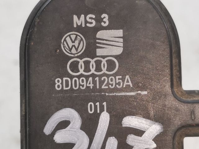 bontott VW POLO CLASSIC Fényszórómagasság Állító Motor Bal