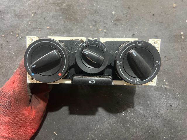 bontott VW POLO CLASSIC Fűtéskapcsoló (Nem klímás)