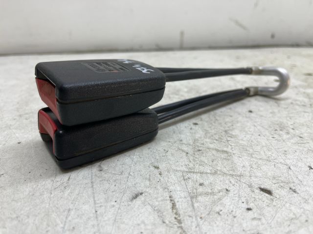 bontott VW POLO CLASSIC Hátsó középső Biztonsági Öv Csat