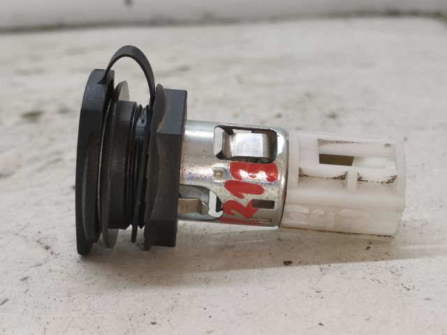 bontott VW POLO CLASSIC Hátsó Szivargyújtó Aljzat