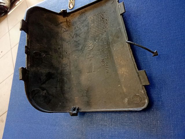 bontott VW POLO CLASSIC Hátsó Vonószem Burkolat