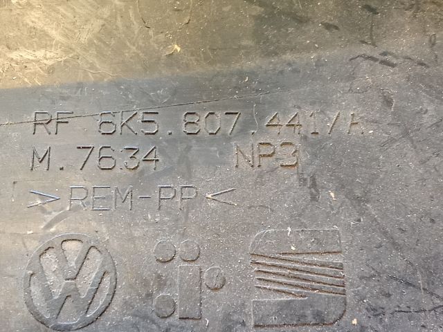 bontott VW POLO CLASSIC Hátsó Vonószem Burkolat