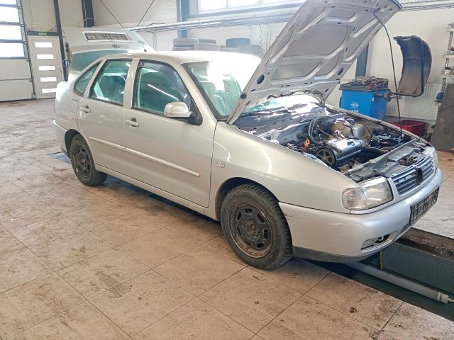 bontott VW POLO CLASSIC Jobb A Oszlop Burkolat