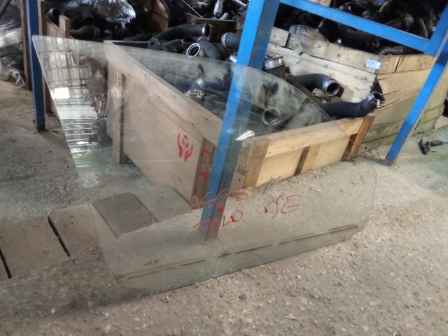 bontott VW POLO CLASSIC Jobb első Ablak