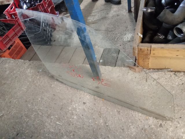 bontott VW POLO CLASSIC Jobb első Ablak