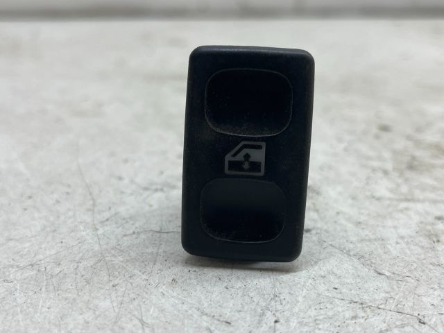 bontott VW POLO CLASSIC Jobb első Ablakemelő Kapcsoló