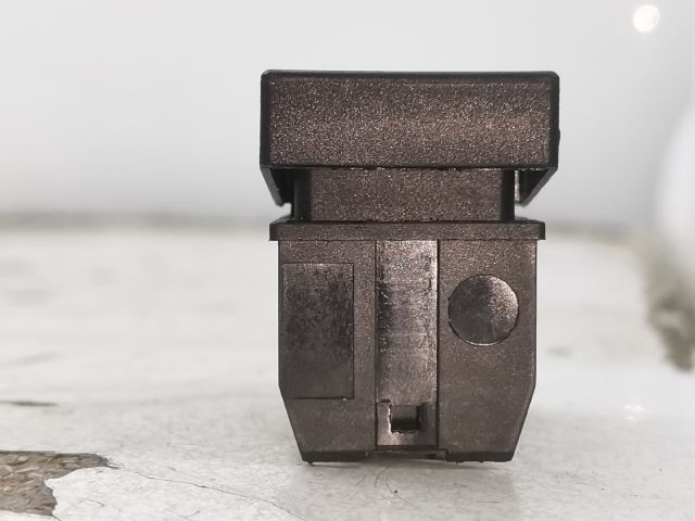 bontott VW POLO CLASSIC Jobb első Ablakemelő Kapcsoló