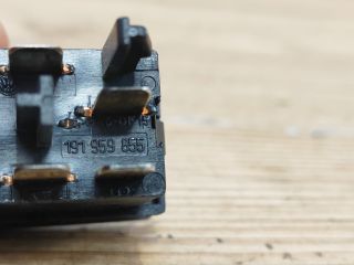 bontott VW POLO CLASSIC Jobb első Ablakemelő Kapcsoló