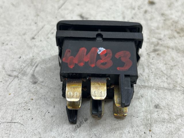 bontott VW POLO CLASSIC Jobb első Ablakemelő Kapcsoló