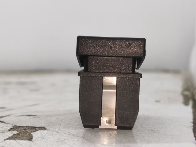 bontott VW POLO CLASSIC Jobb első Ablakemelő Kapcsoló