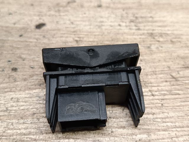 bontott VW POLO CLASSIC Jobb első Ablakemelő Kapcsoló