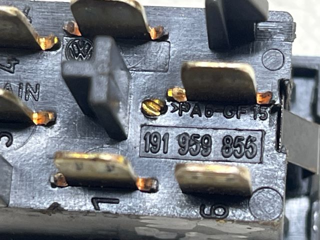 bontott VW POLO CLASSIC Jobb első Ablakemelő Kapcsoló