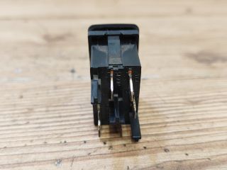 bontott VW POLO CLASSIC Jobb első Ablakemelő Kapcsoló