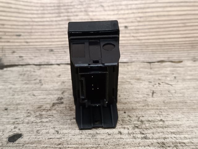 bontott VW POLO CLASSIC Jobb első Ablakemelő Kapcsoló