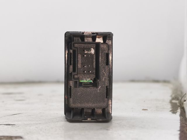 bontott VW POLO CLASSIC Jobb első Ablakemelő Kapcsoló