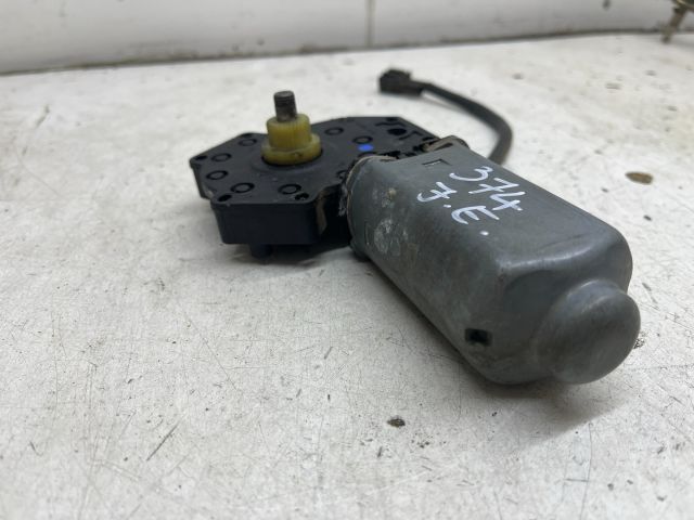 bontott VW POLO CLASSIC Jobb első Ablakemelő Motor