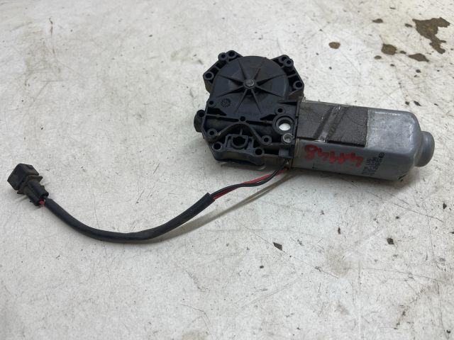 bontott VW POLO CLASSIC Jobb első Ablakemelő Motor