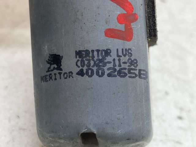 bontott VW POLO CLASSIC Jobb első Ablakemelő Motor