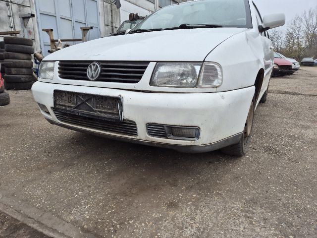 bontott VW POLO CLASSIC Jobb első Ajtó (Részeivel)