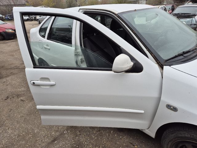 bontott VW POLO CLASSIC Jobb első Ajtó (Részeivel)