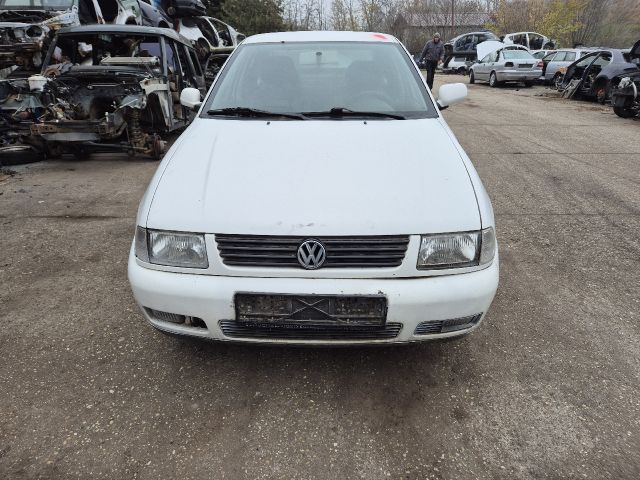 bontott VW POLO CLASSIC Jobb első Ajtó (Részeivel)