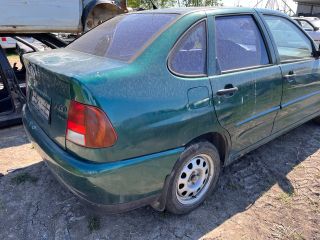 bontott VW POLO CLASSIC Jobb első Ajtó (Részeivel)