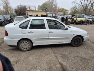 bontott VW POLO CLASSIC Jobb hátsó Ajtó (Részeivel)