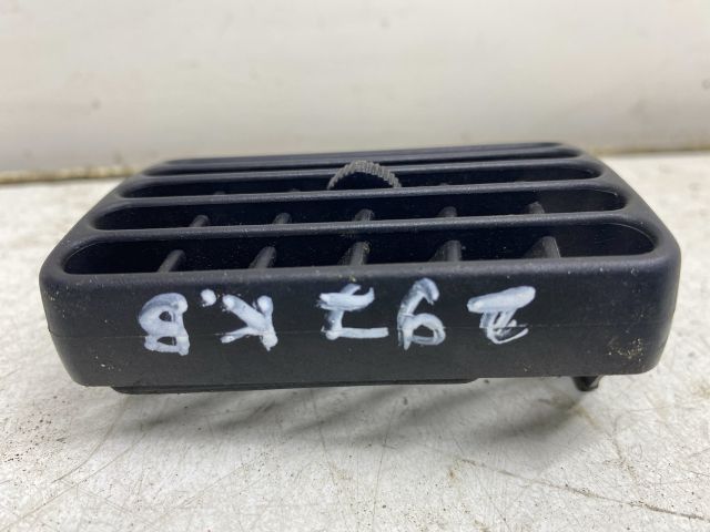 bontott VW POLO CLASSIC Középső Bal Szellőző