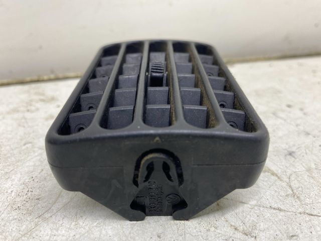 bontott VW POLO CLASSIC Középső Bal Szellőző