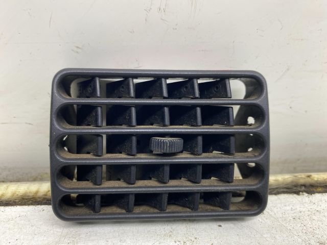 bontott VW POLO CLASSIC Középső Bal Szellőző