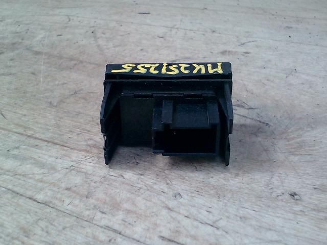 bontott VW POLO CLASSIC Központizár Kapcsoló