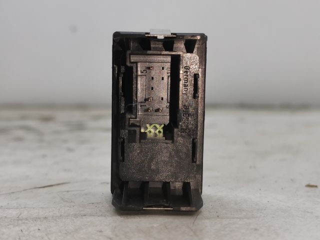 bontott VW POLO CLASSIC Központizár Kapcsoló