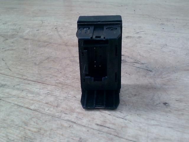 bontott VW POLO CLASSIC Központizár Kapcsoló