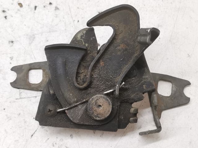 bontott VW POLO CLASSIC Motorháztető Zárszerkezet