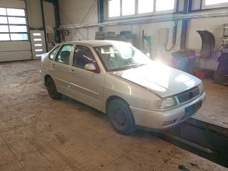 bontott VW POLO CLASSIC Motorháztető Zárszerkezet