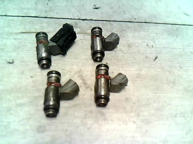 bontott VW POLO CLASSIC Porlasztó (1 db)