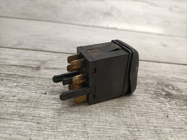 bontott VW POLO CLASSIC Vészvillogó Kapcsoló