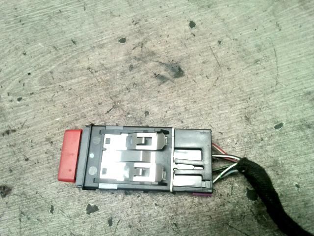 bontott VW POLO CLASSIC Vészvillogó Kapcsoló