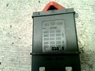 bontott VW POLO CLASSIC Vészvillogó Kapcsoló