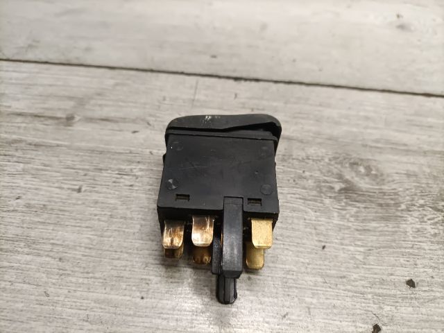 bontott VW POLO CLASSIC Vészvillogó Kapcsoló