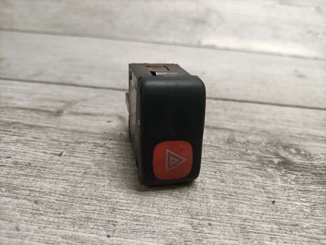 bontott VW POLO CLASSIC Vészvillogó Kapcsoló