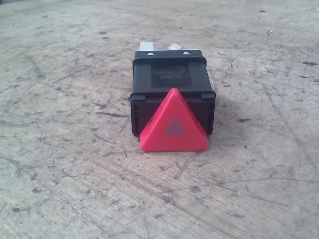 bontott VW POLO CLASSIC Vészvillogó Kapcsoló